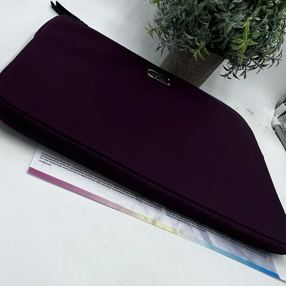 Kate Spade authenticated‎ Purple Protective  Laptop Zip Closure Sleeve 13”
